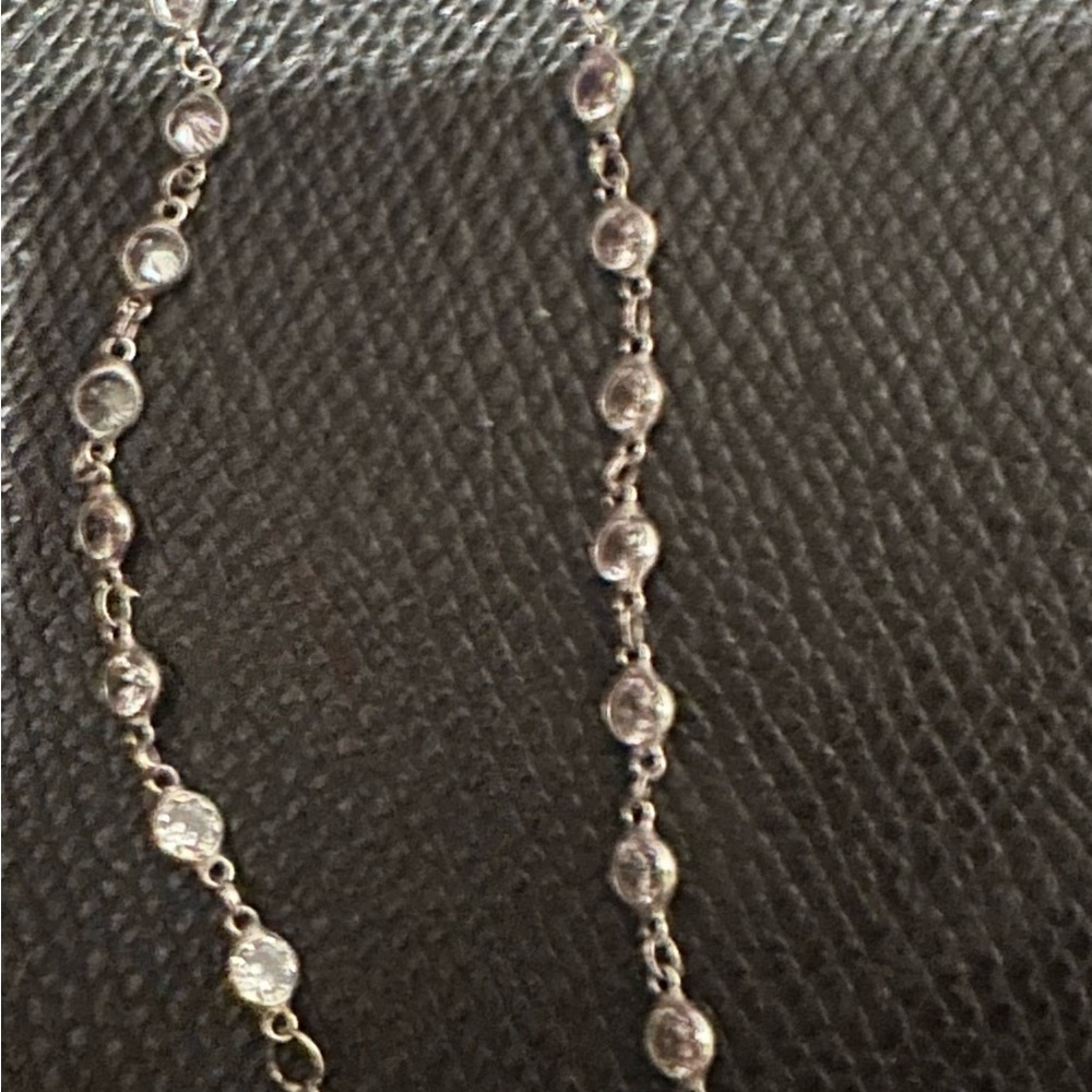 Elegant Silver and Crystal Women's Necklace